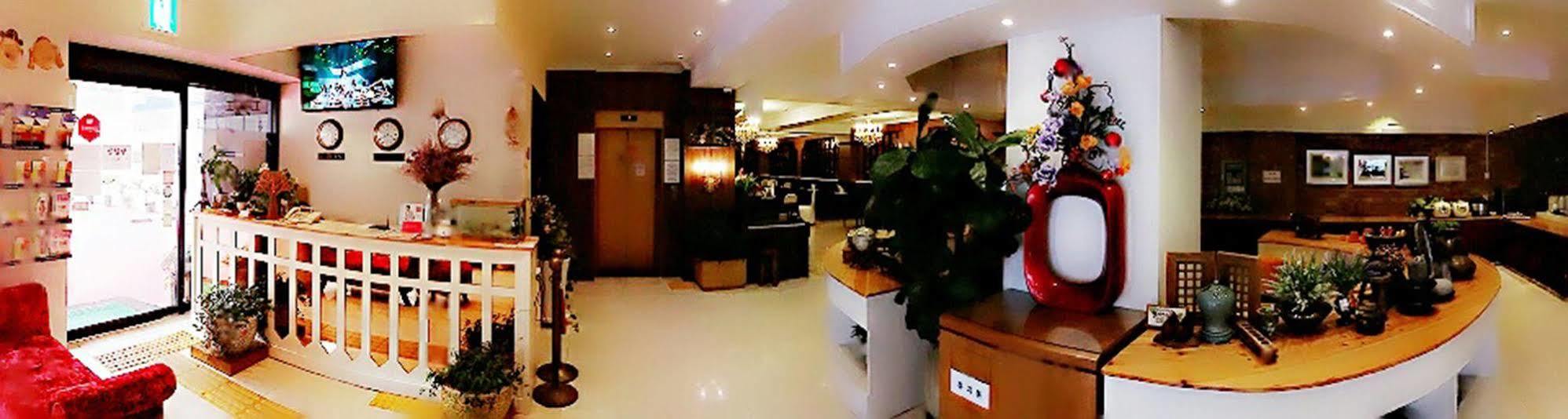 Jeonju Tourist Hotel Екстер'єр фото