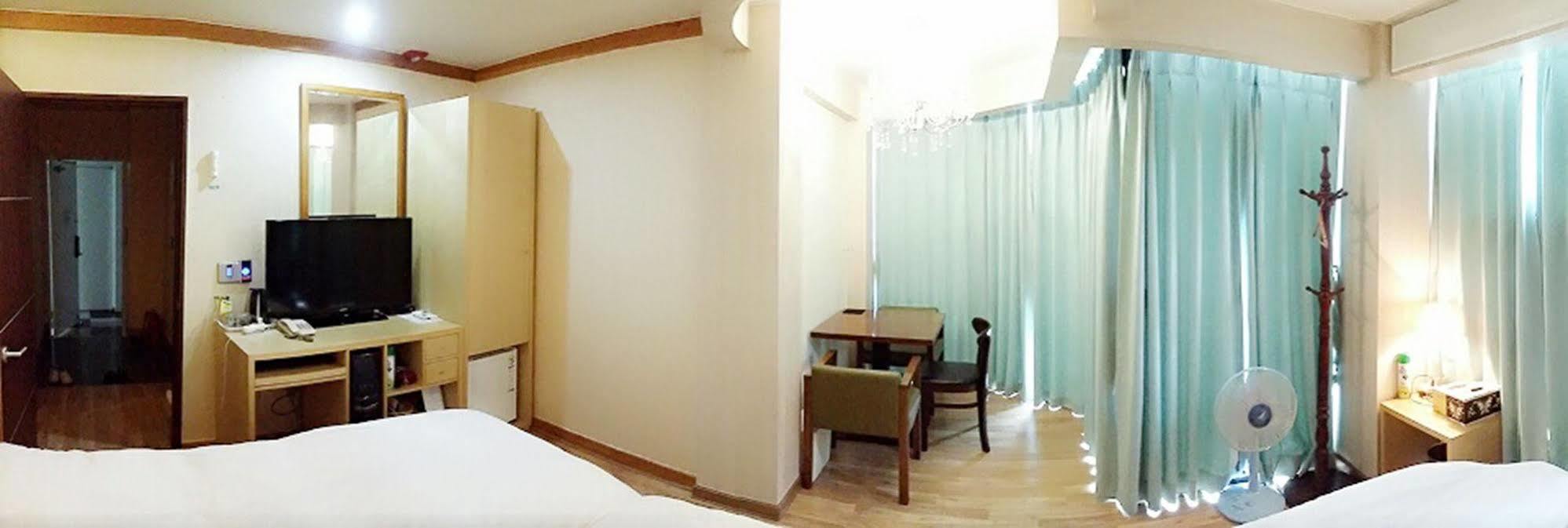 Jeonju Tourist Hotel Екстер'єр фото