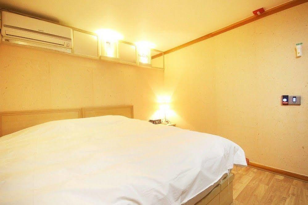 Jeonju Tourist Hotel Екстер'єр фото