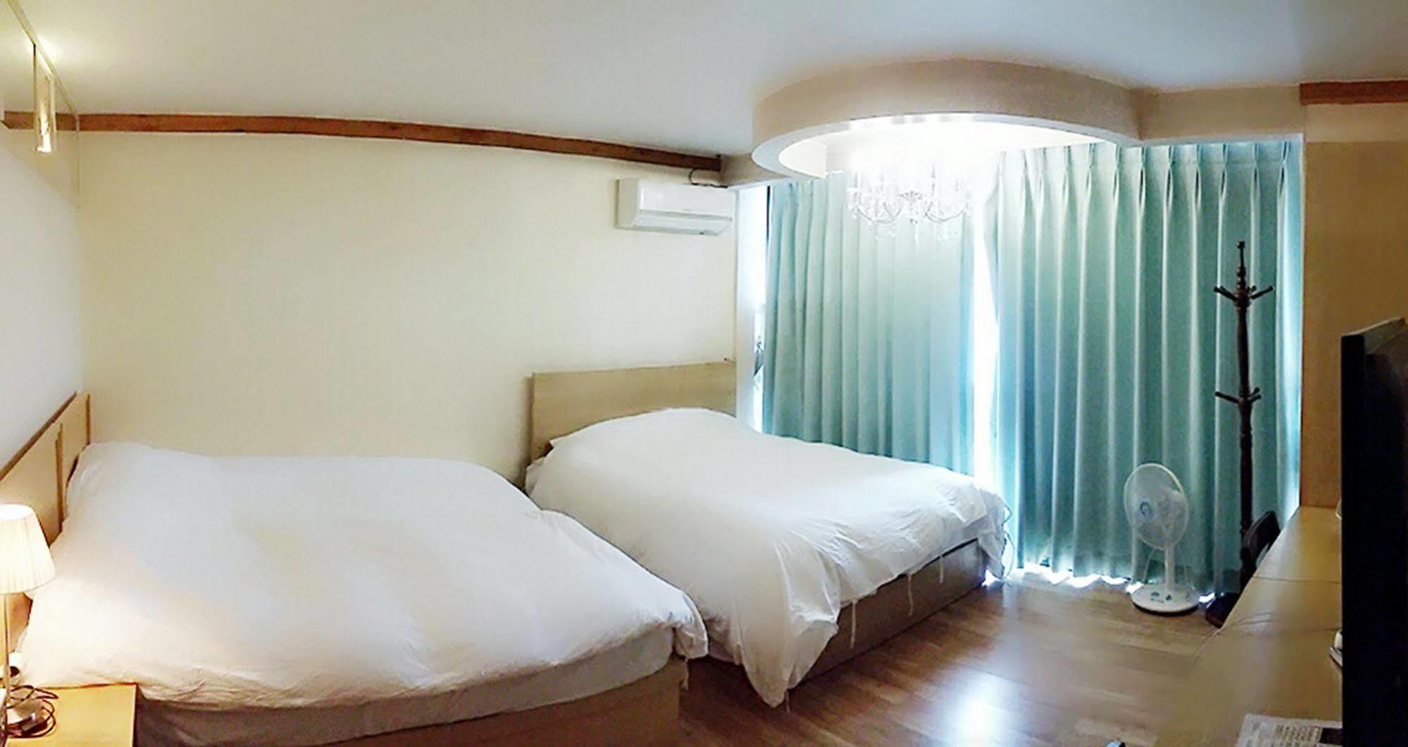 Jeonju Tourist Hotel Екстер'єр фото