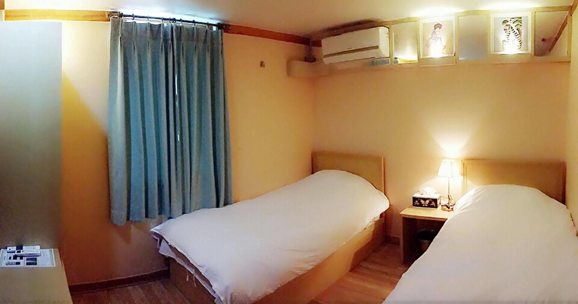Jeonju Tourist Hotel Екстер'єр фото